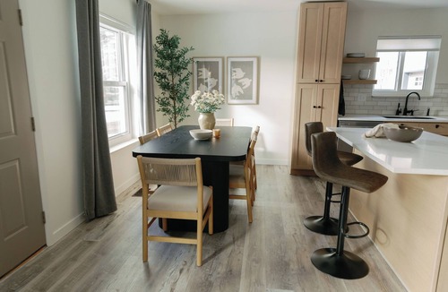 Monument House | Cozy 3-bedroom Sparrow Stay in Historic Town of Monument