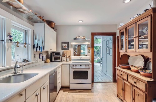 North Boulder House | Cozy 3BR house in N. Boulder with WiFi, 4 parking spots, and fenced yard