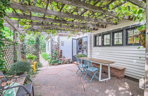 North Boulder House | Cozy 3BR house in N. Boulder with WiFi, 4 parking spots, and fenced yard