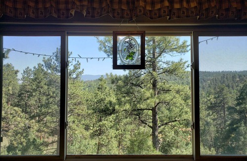 Bailey Cabin | Cozy 4-Bedroom Cabin w/Hot Tub + King Master Bed