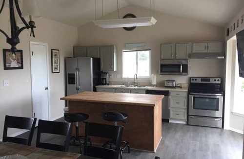 Cheyenne Meadows House | Cozy 5BR w/Hot Tub, Gym, BBQ, Mountain Views, Near Shops & Attractions