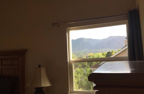 Cheyenne Meadows House | Cozy 5BR w/Hot Tub, Gym, BBQ, Mountain Views, Near Shops & Attractions