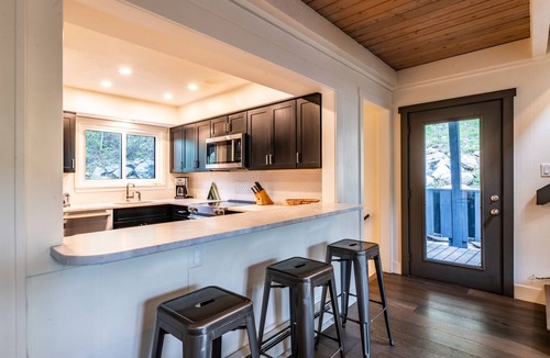 Blue River House | Cozy Aframe 5 min to Breck, Close to Hiking!