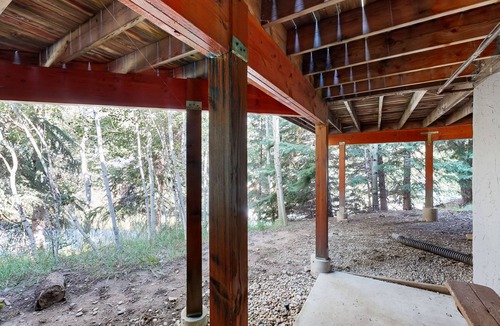 Intermountain Apartment | Cozy Alpine Studio w/High-End Mattresses, Hot Tub & Full Kitchen