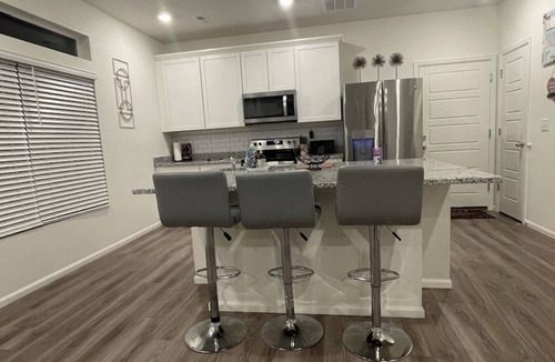 Commerce City House | Cozy and cheerful family-sized home 12mins from DIA