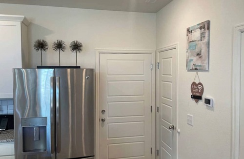 Commerce City House | Cozy and cheerful family-sized home 12mins from DIA