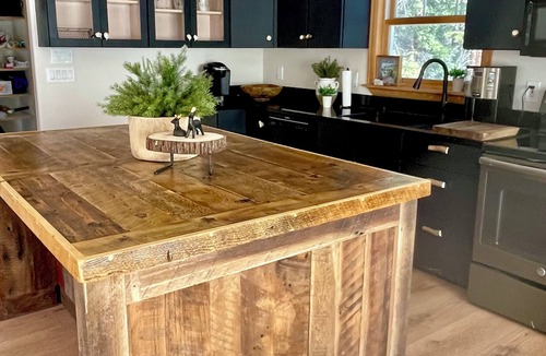 Valley of the Sun Cabin | Cozy and Comfy Mountain Retreat Near Breckenridge Ski Resort