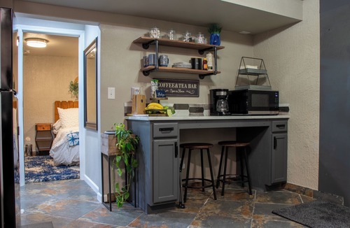 Village Seven Apartment | Cozy apartment Retreat with 2 bedrooms 3 beds, 1 bathroom, Private Entrance.