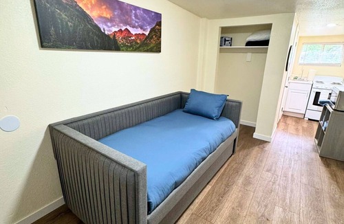 West Colorado Springs Apartment | Cozy apartment/studio with AC in Colorado Springs
