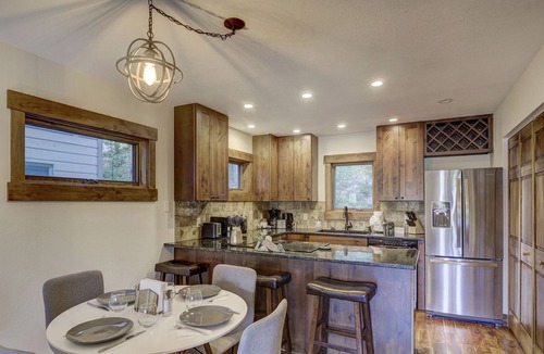 Baldy Mountain Condo | Cozy Breck Condo w Mountain Views and at the Bus Stop