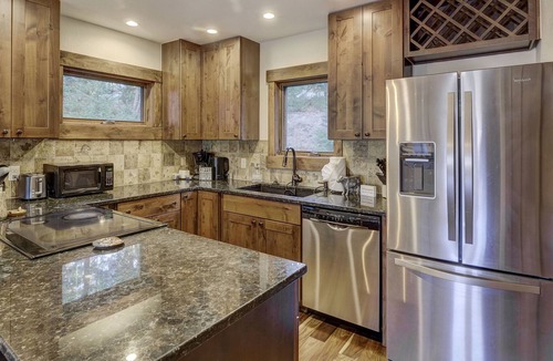 Baldy Mountain Condo | Cozy Breck Condo w Mountain Views and at the Bus Stop