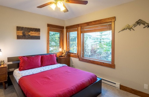 Baldy Mountain Condo | Cozy Breck Condo w Mountain Views and at the Bus Stop