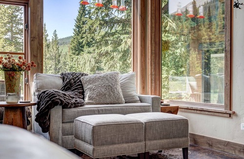 Blue River House | Cozy Breckenridge Ski Home Escape and relax in a secluded getaway. Sleeps 8n