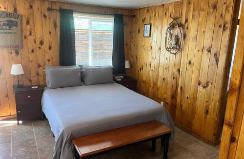 South Fork House | Cozy cabin #6 at Aspen Ridge Cabins