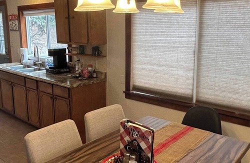 Cascade-Chipita Park Cabin | Cozy Cabin with Creek in Cascade-Chipita Park