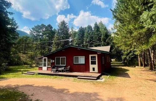 Cascade-Chipita Park Cabin | Cozy Cabin with Creek in Cascade-Chipita Park