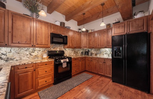 Grand Elk Ranch Cabin | Cozy cabin w/hot tub & fire pit