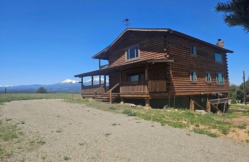 Gulnare Cabin | Cozy Cabin with Gorgeous Views - Sleeps 9 - on 35 Acres near Aguilar!