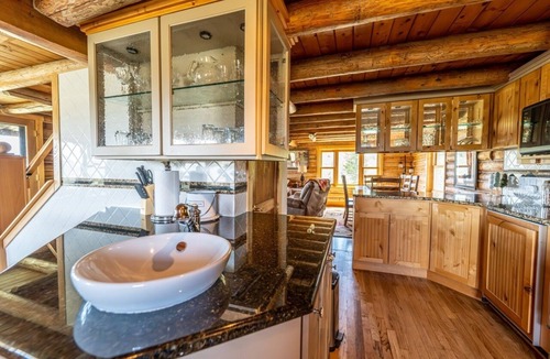 Kremmling Cabin | Cozy Cabin with Jaw-Dropping views of Gore Pass