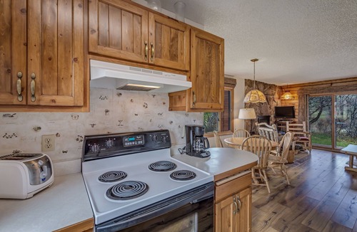 Clark Cabin | Cozy cabin with kitchen on the Elk River and pet friendly!