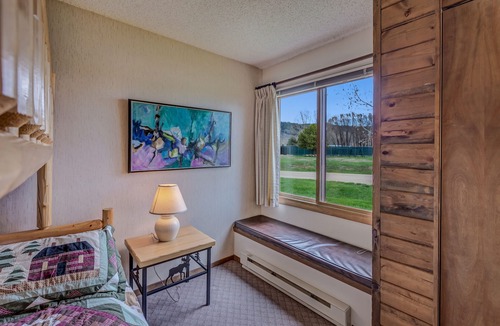 Clark Cabin | Cozy cabin with kitchen on the Elk River and pet friendly!