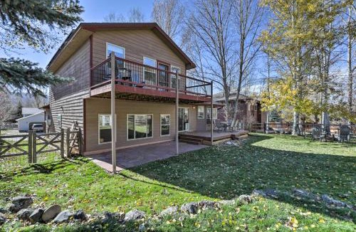 El Jebel House | Cozy Carbondale Escape with Deck and Grill!
