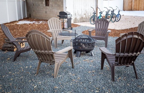 Greeley House | Cozy Carriage House | Walk to UNC | + Free Bikes
