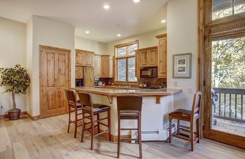 Edwards Condo | Cozy & Central Arrowhead Ge Townhome, 3br, Sleeps 6 3 Bedroom Townhouse by RedAwning