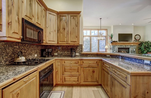 Edwards Condo | Cozy & Central Arrowhead Ge Townhome, 3br, Sleeps 6 3 Bedroom Townhouse by RedAwning