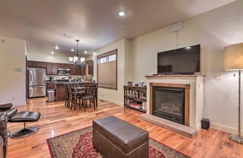 Glenwood Springs Apartment | Cozy Central Glenwood Springs Condo with 2 Decks!