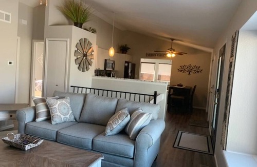 Ralston Valley House | Cozy, Clean & Fully Remodeled – Long Stay Friendly!