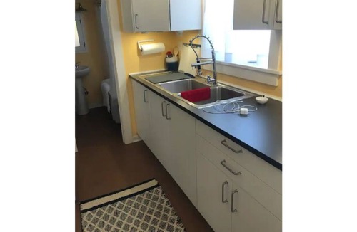 Trinidad House | Cozy Commercial Street bungalow in downtown Trinidad