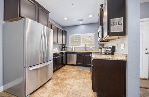 Centerra Condo | Cozy Condo by the Pond
