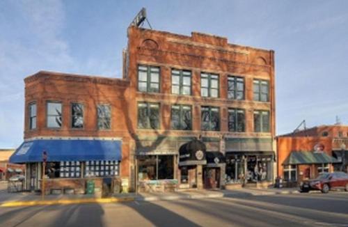 Salida House | Cozy Condo In The Historic Palace Hotel, Downtown