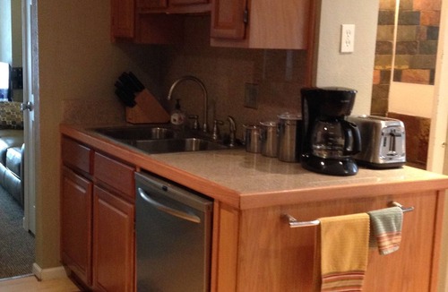 Estes Park House | Cozy Cottage - Downtown Location with Wifi/Views/Parking!
