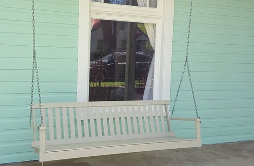 Durango Cottage | Cozy Cottage Short Walk Across Animas River to Downtown Durango