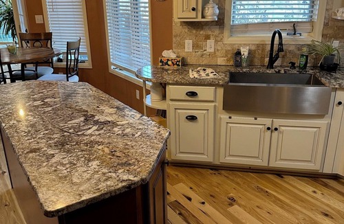 Redlands House | COZY COUNTRY HOME, close to trails and scenic views of the Grand Valley!