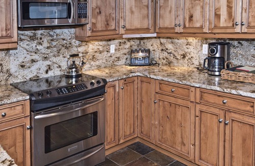 Vail Condo | Cozy, Creekside 3BR Vail Condo Ski/Summer Retreat Perfect for Families