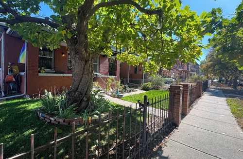 Lincoln Park House | Cozy, custom bungalow in the heart of the Sante Fe Art District!