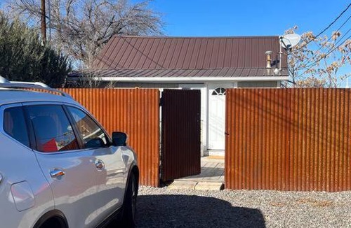 Montrose House | Cozy downtown bungalow minutes from Black Canyon