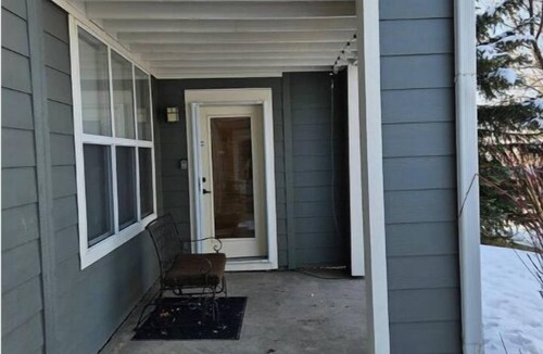 Eagle Condo | Cozy Eagle Ranch retreat walk to everything