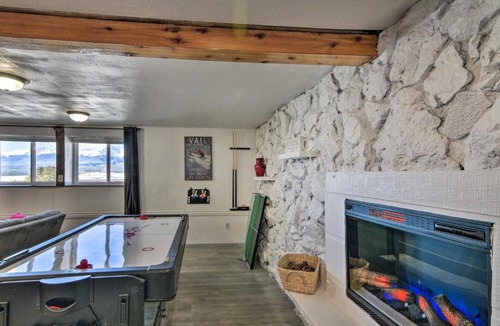 Leadville Apartment | Cozy Escape with Shared Outdoor Hot Tub and Mtn Views!