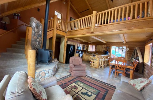 Divide Cabin | Cozy-Get-Away- Cabin