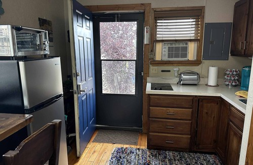 Walden Cabin | Cozy getaway in the "Moose Viewing Capital of Colorado"! Dogs welcome!