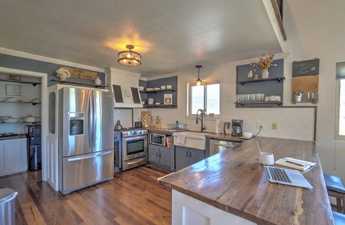 Rifle House | Cozy Hillside Home w/Rifle Gap & MTN Views, Hot Tub, Decks, Grill, Near Golfing