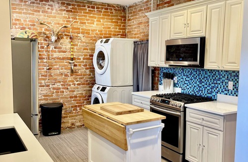 Five Points House | Cozy Historic Brick Home near coors field close to lower Larimer St., n