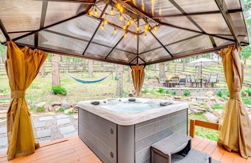 Woodland Park House | Cozy Home with Hot Tub - 11 Mi to Rainbow Falls