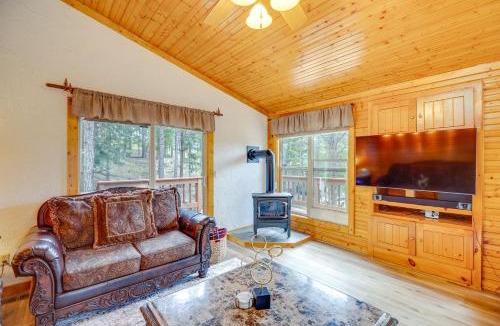 Woodland Park House | Cozy Home with Hot Tub - 11 Mi to Rainbow Falls