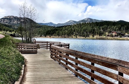 Kerr Gulch House | Cozy lake view cottage - 5 minute walk to downtown and lake!