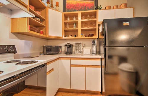 Columbine Valley Condo | Cozy Littleton Condo w/Loft & Patio on Golf Course